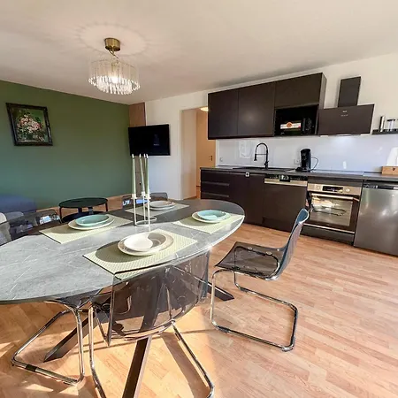 Apartment Stadtwald Living Longstay, Kueche, Waschmaschine, Balkon Essen