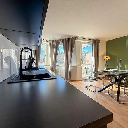 Apartment Stadtwald Living Longstay, Kueche, Waschmaschine, Balkon Essen